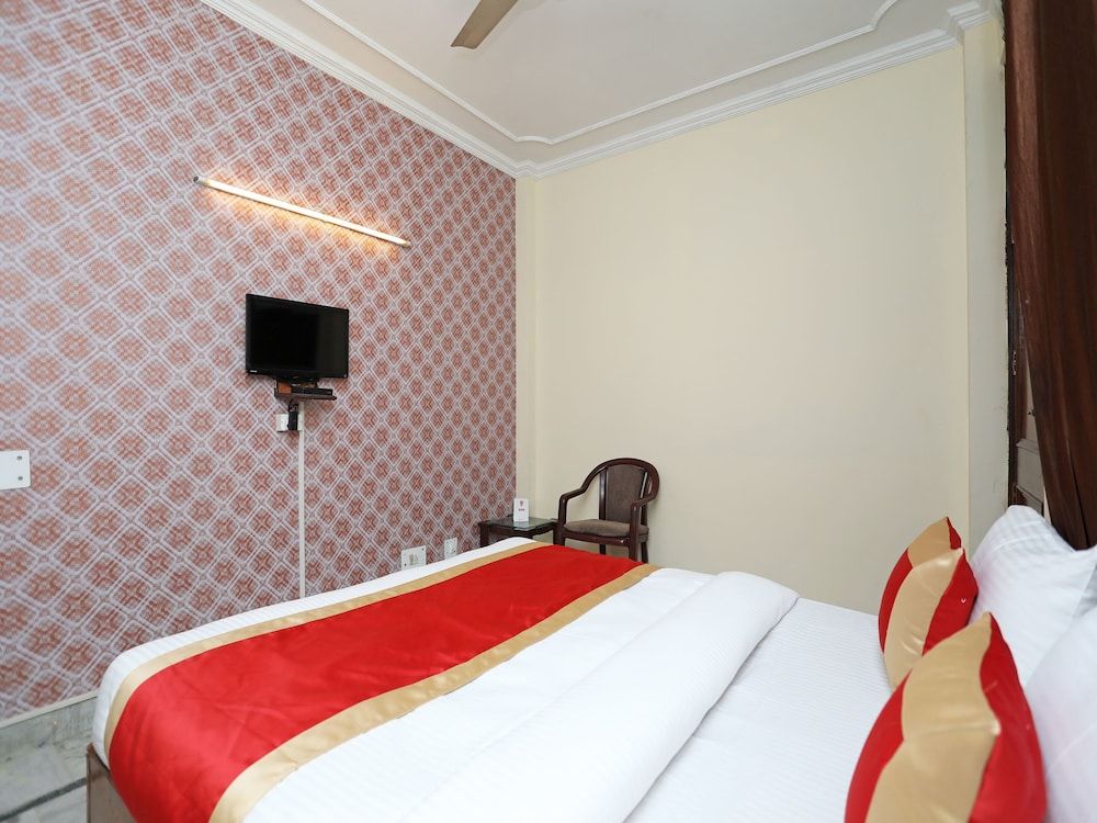 OYO 9916 Hotel Bhoomik Villas Double or Twin Room 2