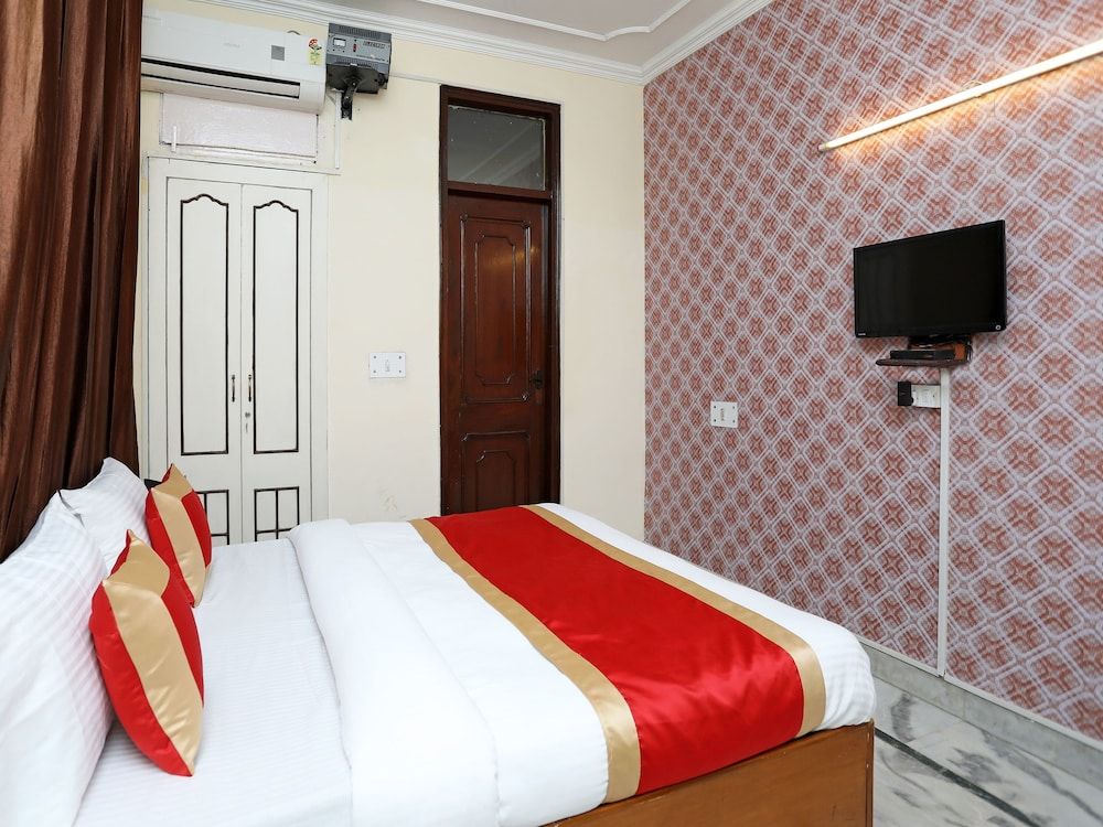 OYO 9916 Hotel Bhoomik Villas Double or Twin Room 7