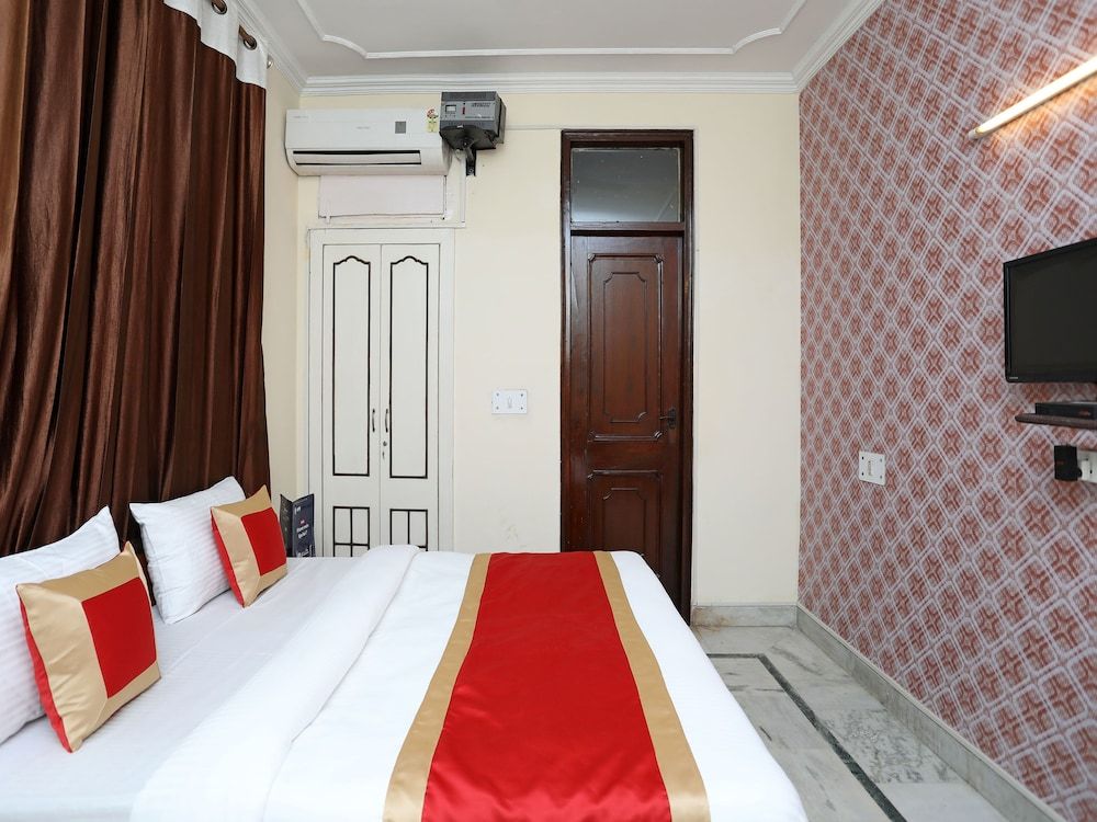 OYO 9916 Hotel Bhoomik Villas Double or Twin Room 5