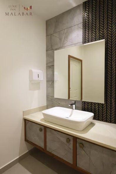 LUXIE INN MALABAR One Bedroom Apartment 8