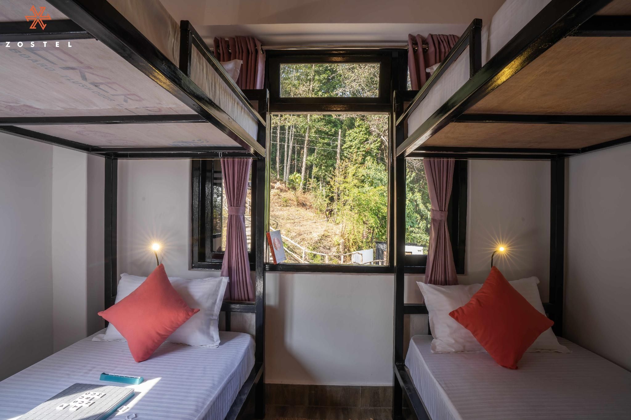 1 Person in 4-Bed Deluxe Dormitory - Female Only