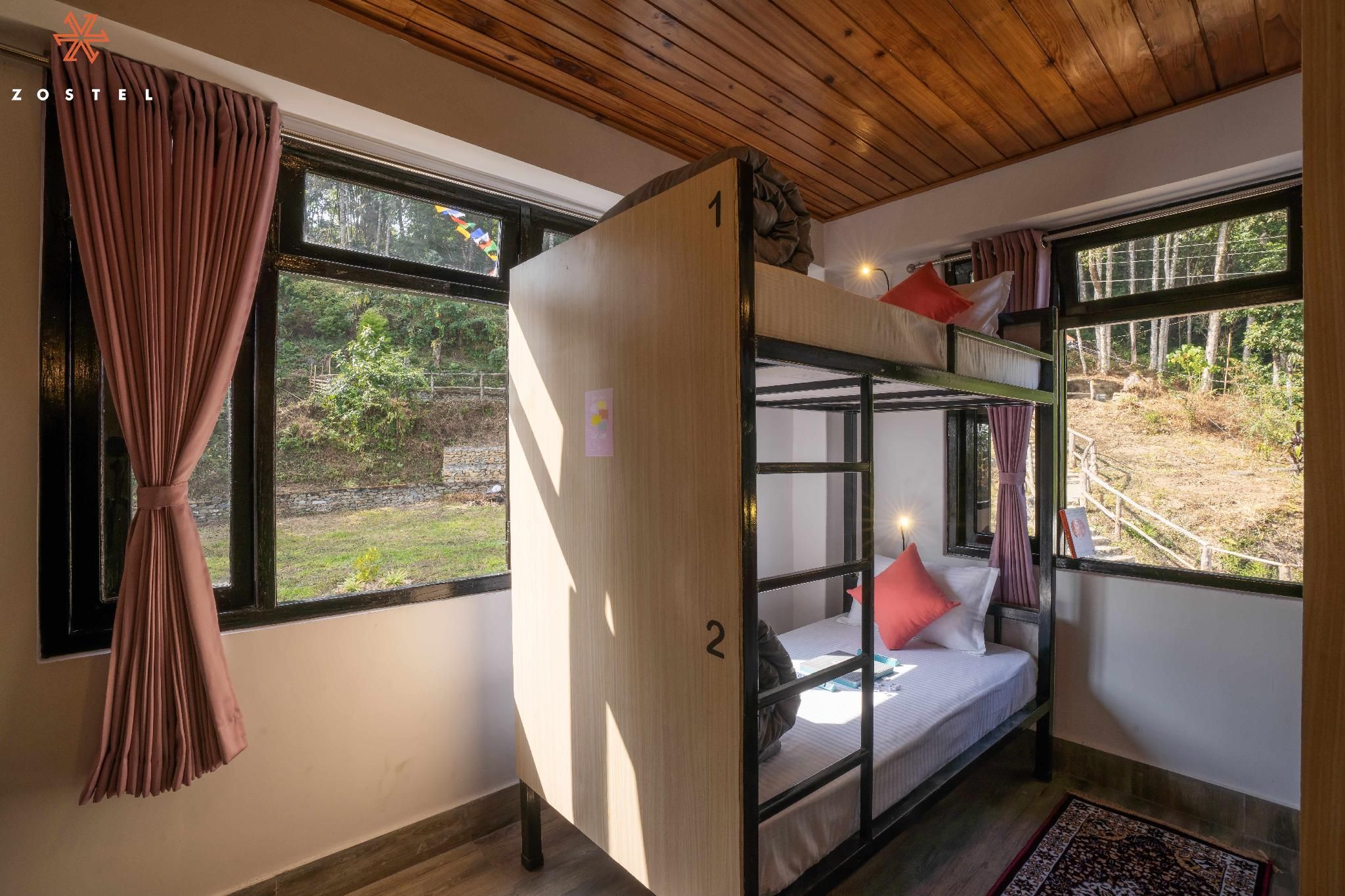 1 Person in 4-Bed Deluxe Dormitory - Female Only