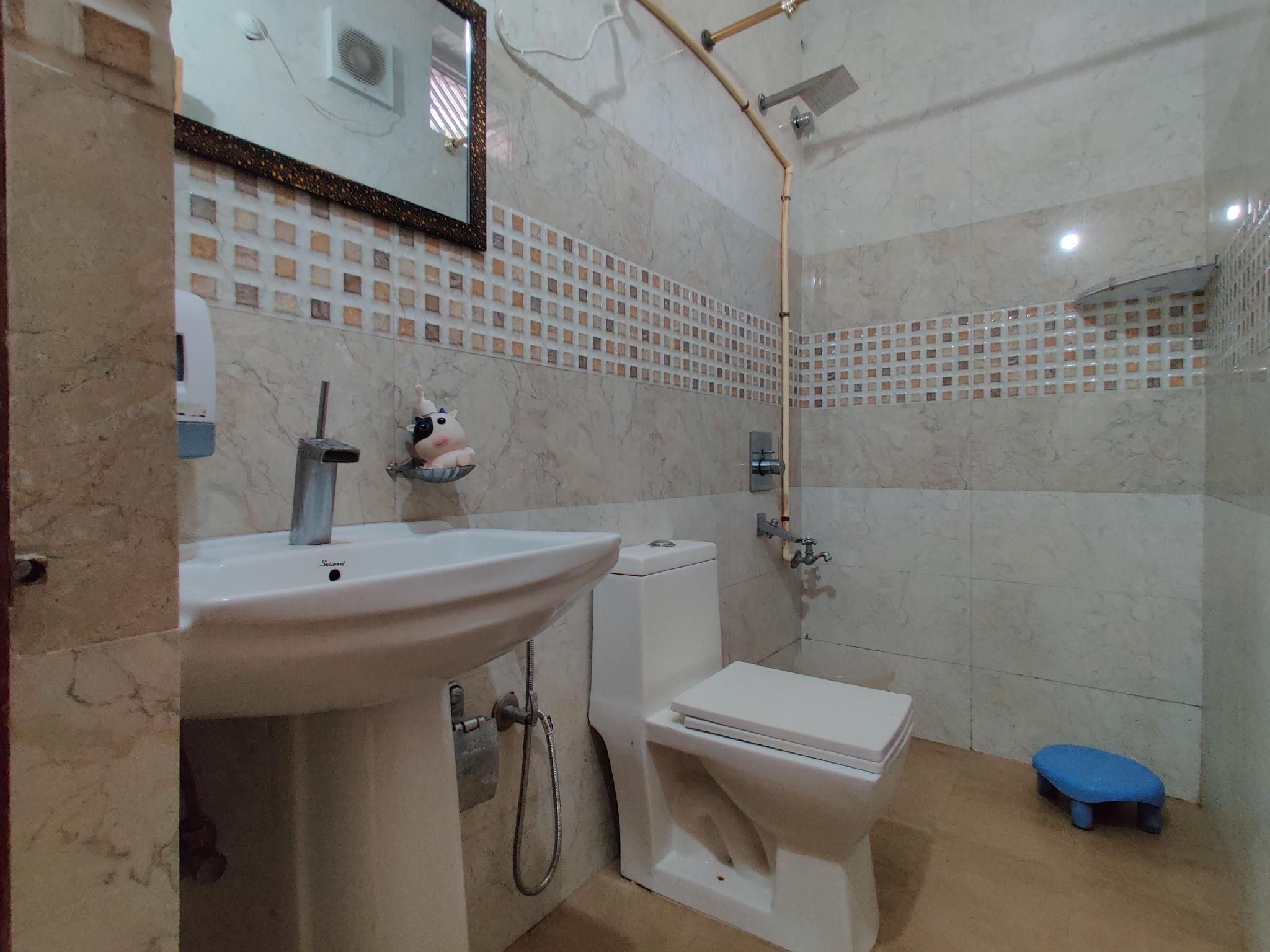 Semi Deluxe Room with City or Street View