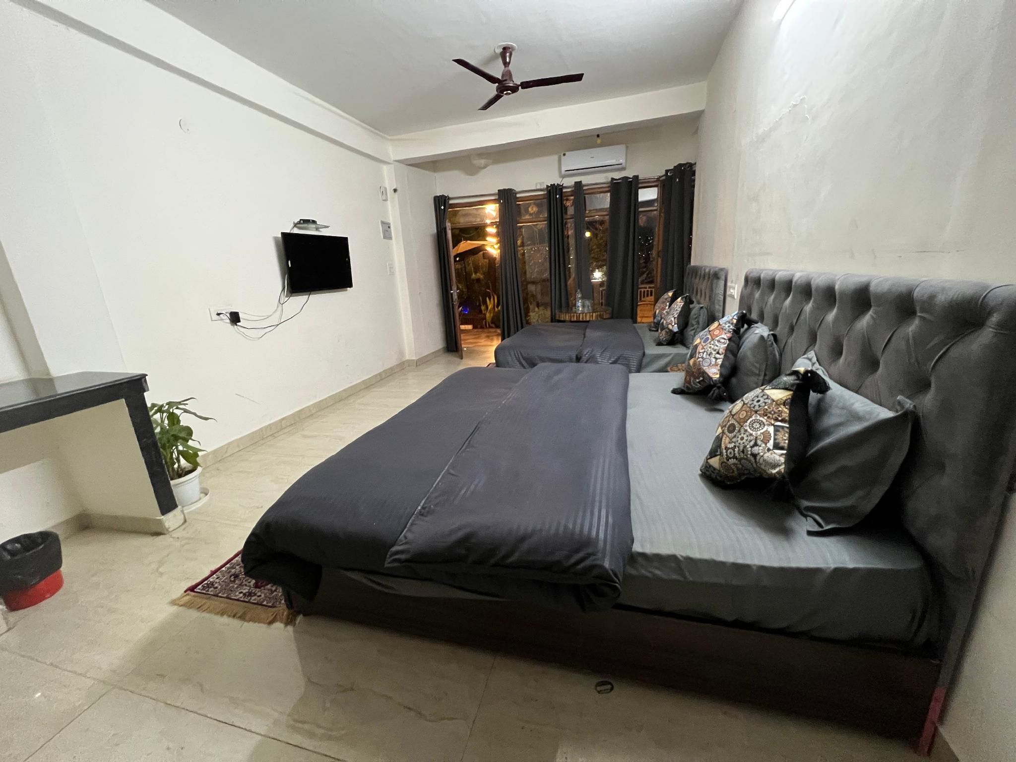 Deluxe Quadruple Room