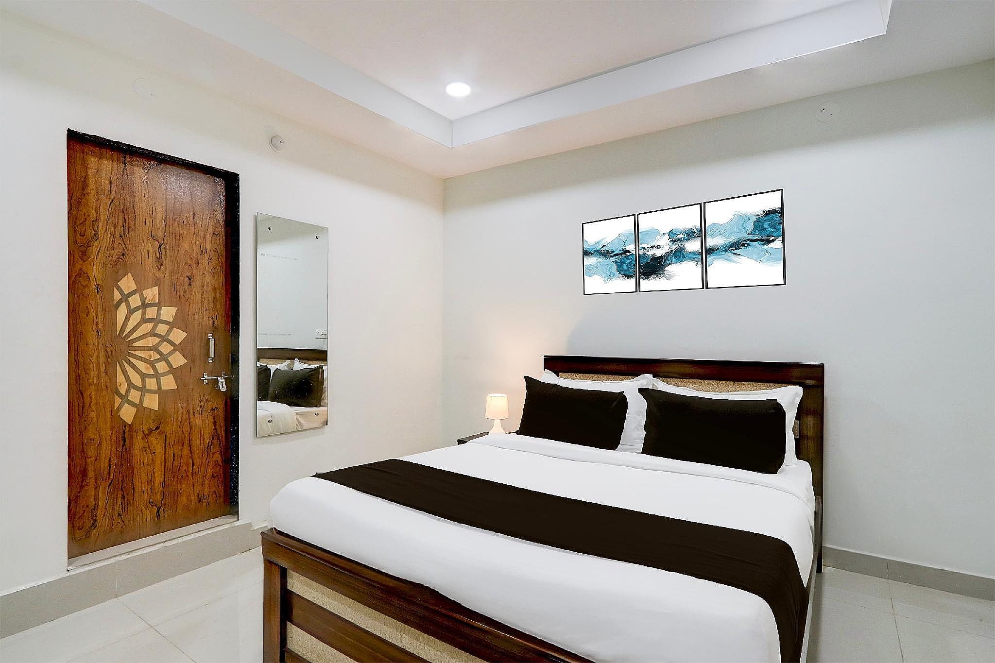 Super Collection O Madhapur near Cyber Tower Classic Double or Twin