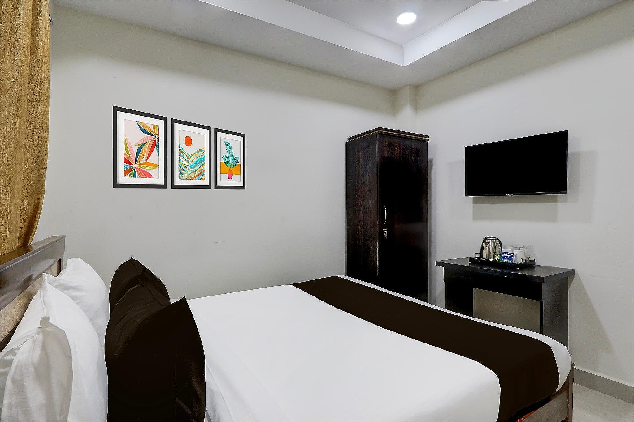 Super Collection O Madhapur near Cyber Tower Classic Double or Twin 3