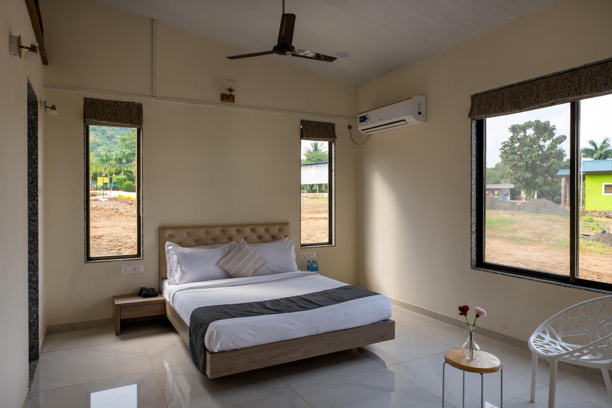 4 Bedrooms Villa