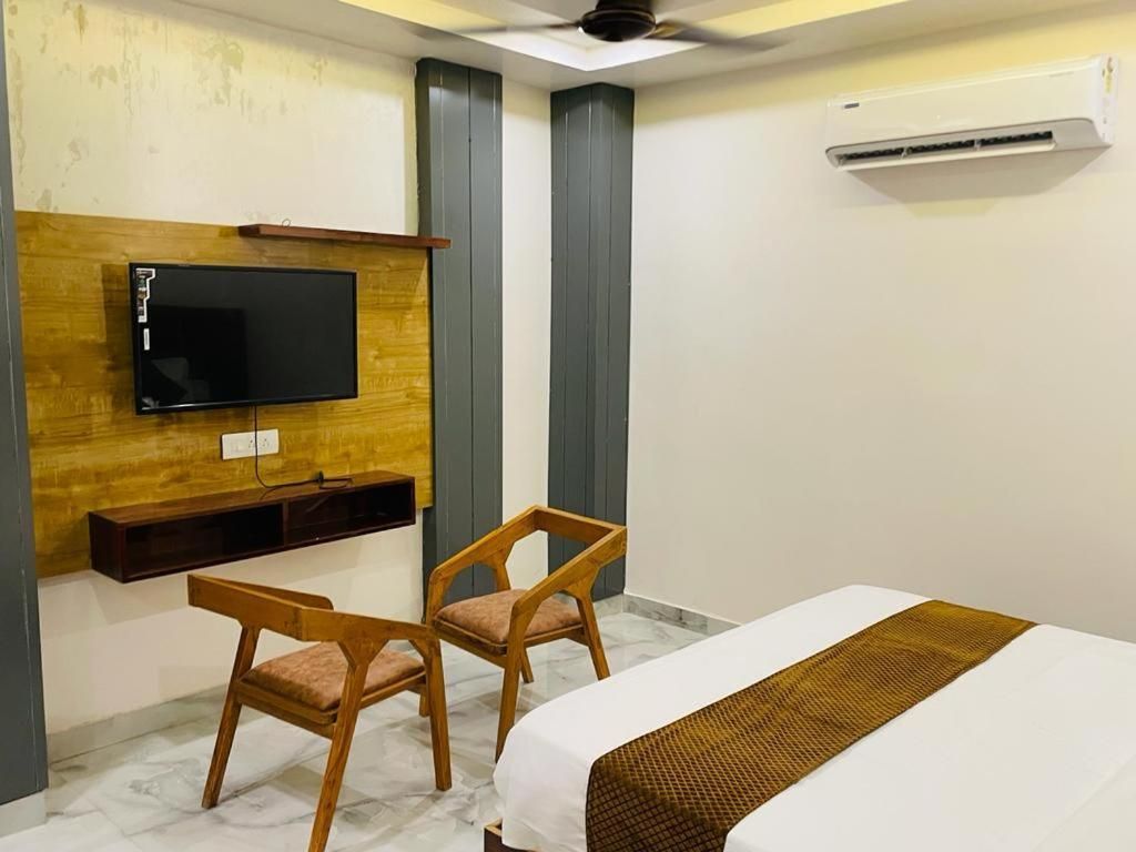 Junior Suite with King Bed