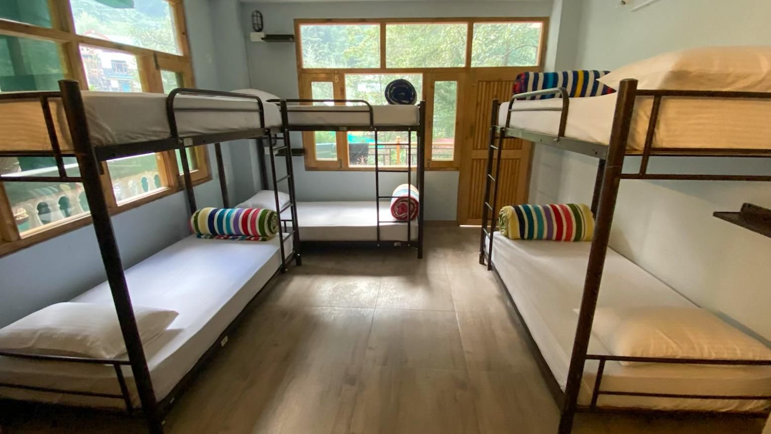1 Person in 8-Bed Dormitory with En-Suite - Mixed