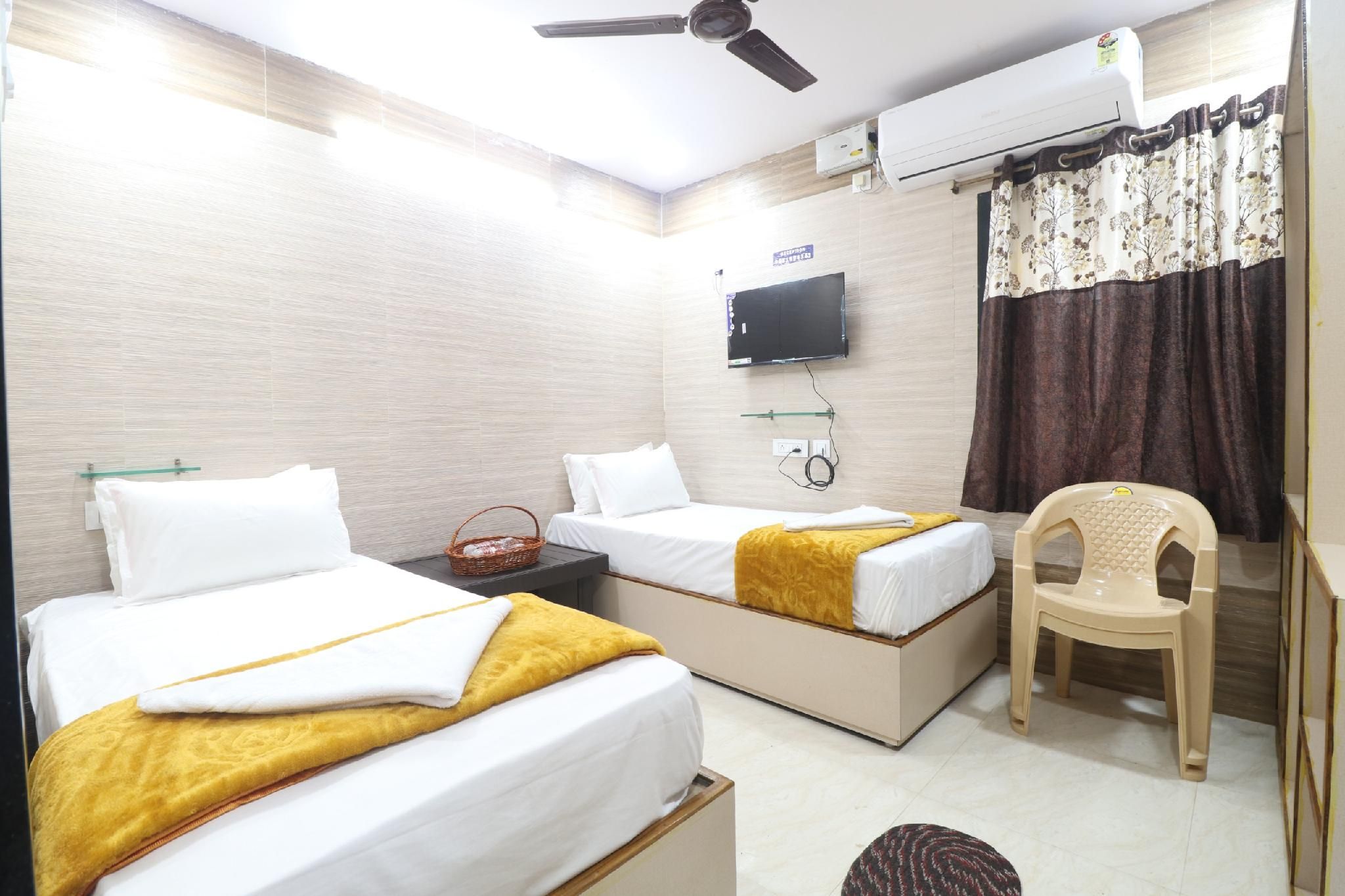 Deluxe AC Room