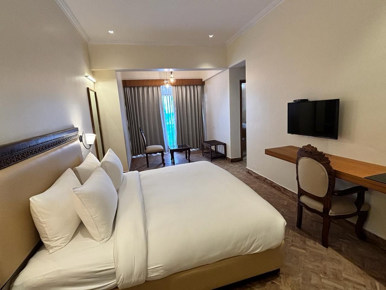 Deluxe Mountain View Suite