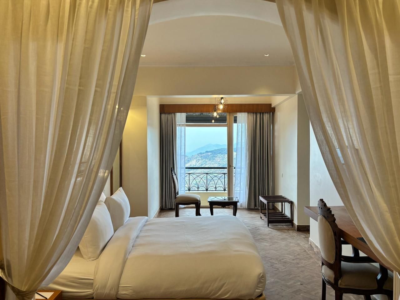 Deluxe Mountain View Suite