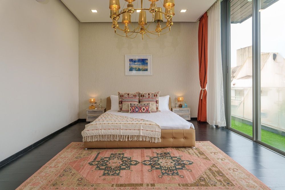 Villa (Seven)