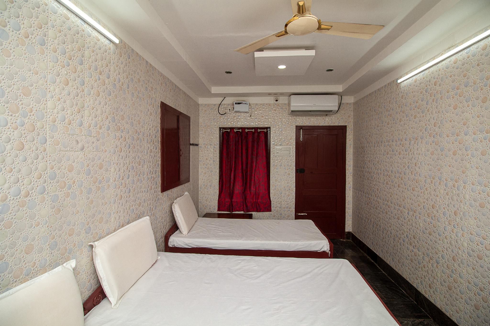SPOT ON Room without Air Conditioning