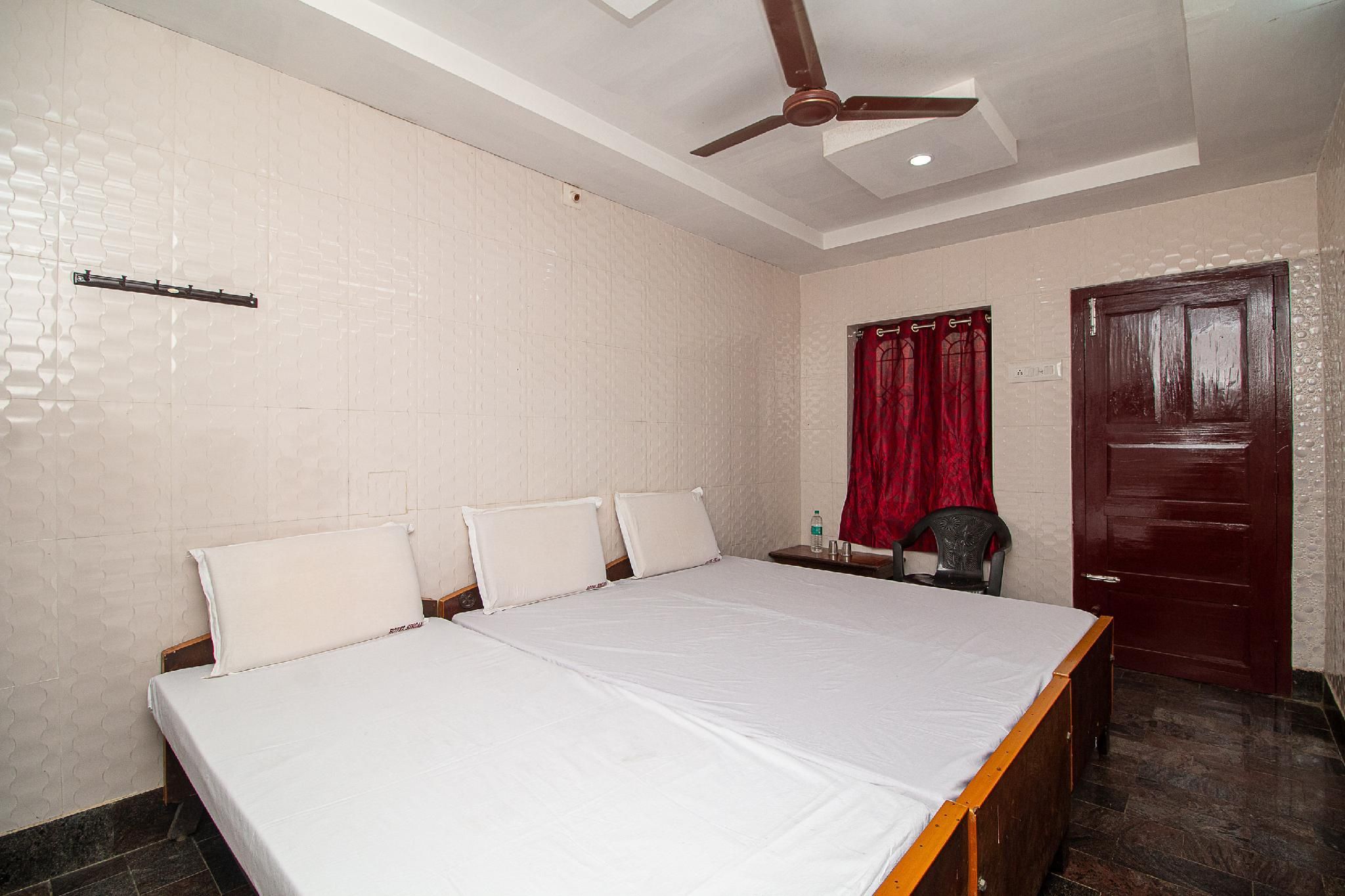 SPOT ON Room without Air Conditioning