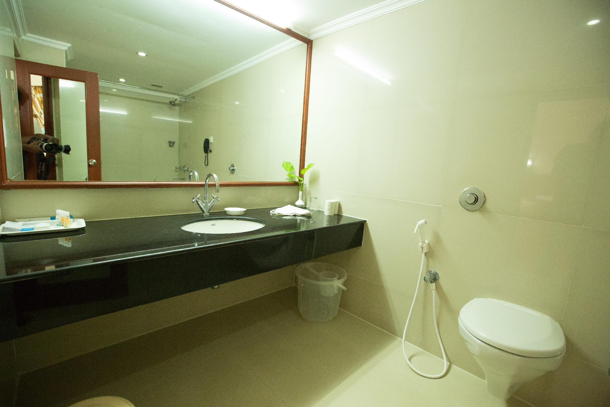 BREEZE RESIDENCY, Trichy Luxury Suite 3