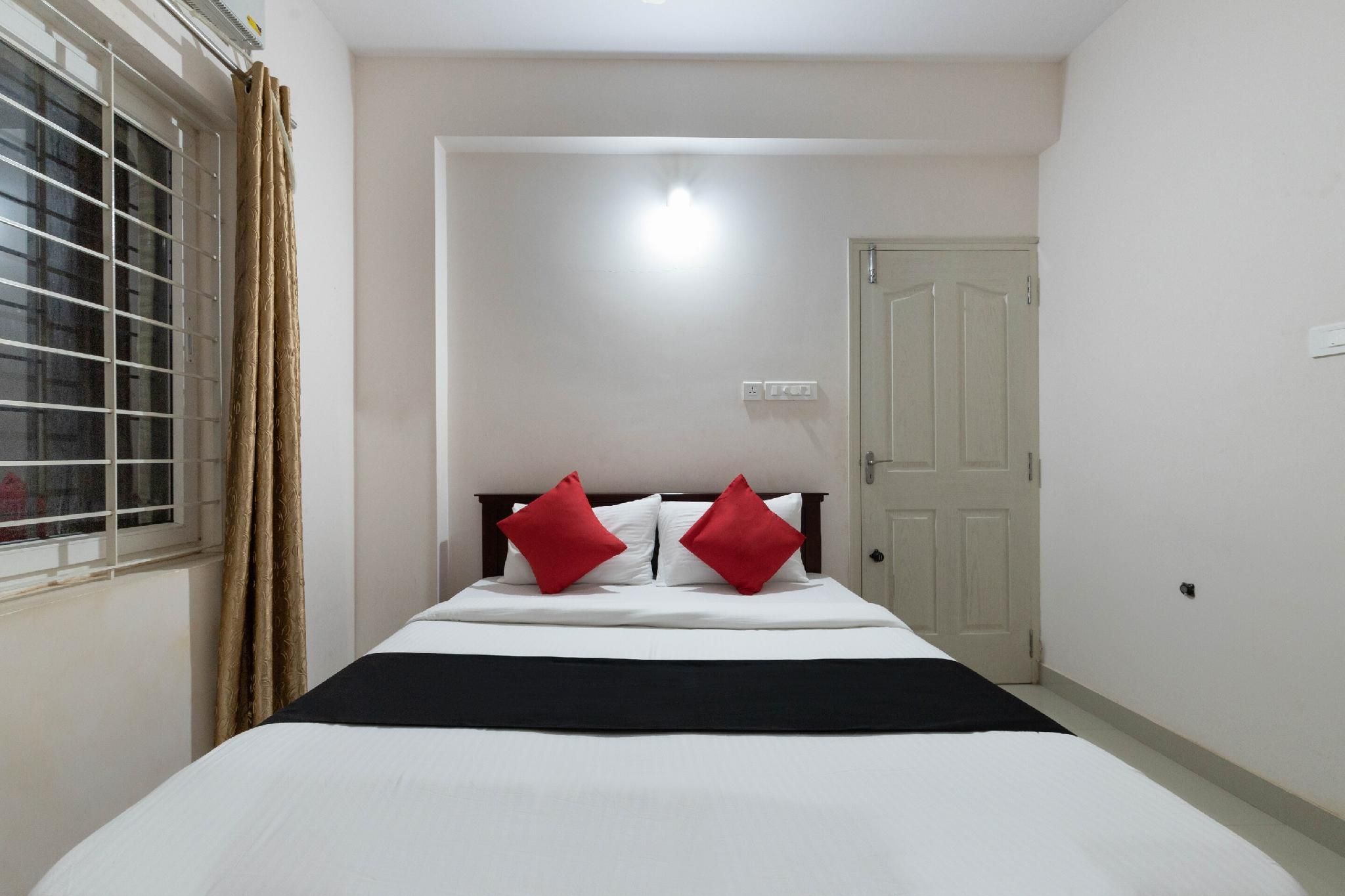 Super OYO Collection O Hotel Nirvikalpa Classic Double or Twin 2