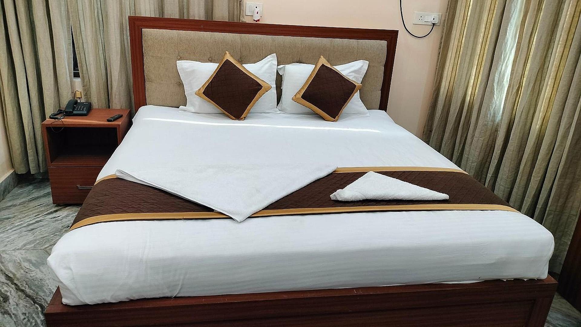 Kashyaam Inn Superior Deluxe Double Bed 2