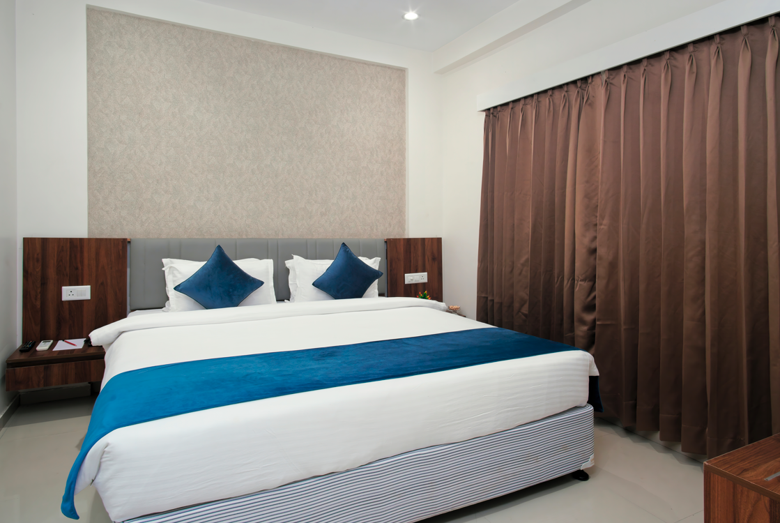 Pride Elite Wellness Resort Becharaji Premier City View Room