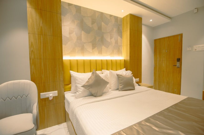 Hotel Teesta Stays, Kolkata Deluxe Room 3