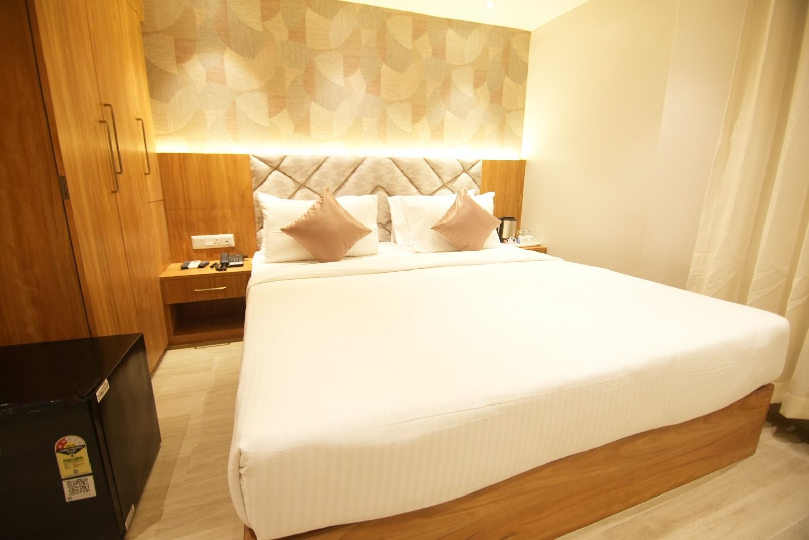 Hotel Teesta Stays, Kolkata Deluxe Room 6