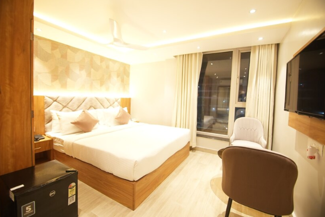 Hotel Teesta Stays, Kolkata Deluxe Room 2