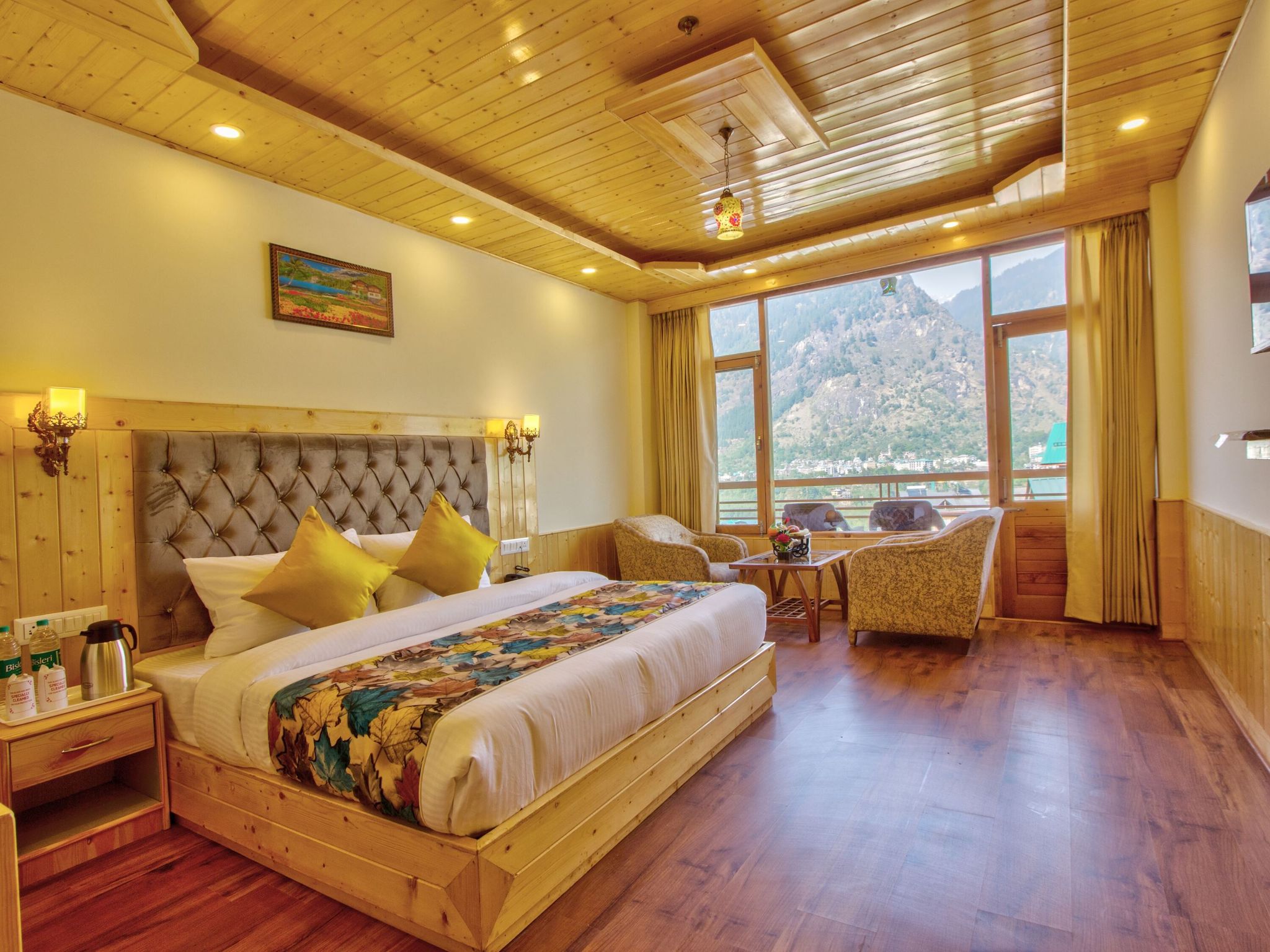 Hotel Swastik Grand Premium Rooms with Mountain View 3