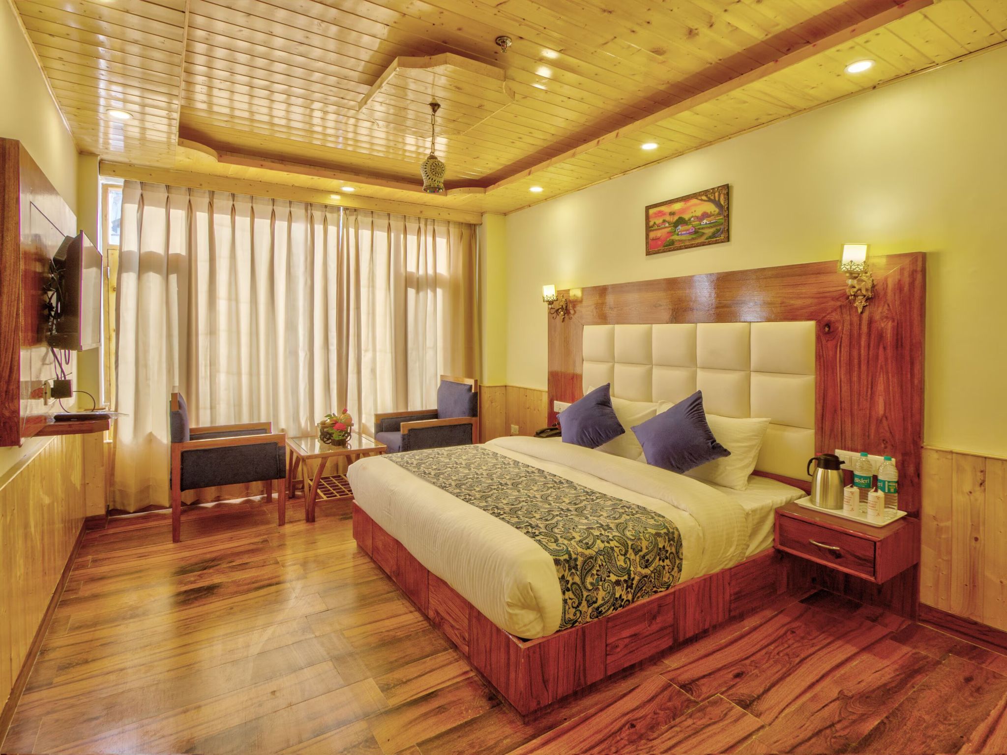 Hotel Swastik Grand Premium Rooms with Mountain View 2