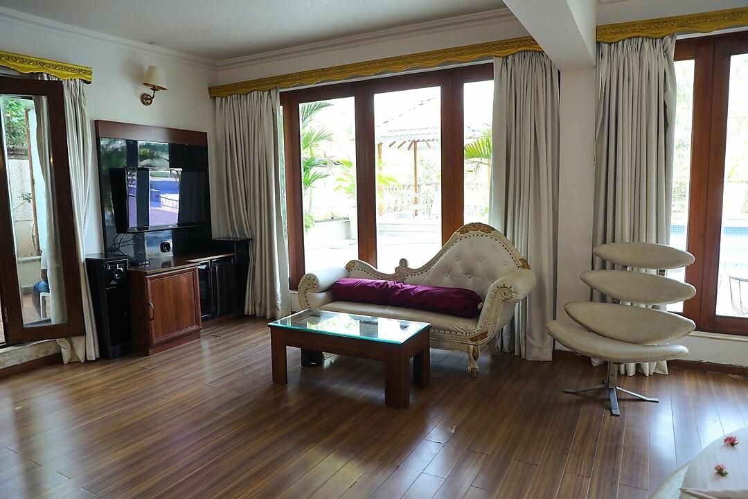 Honeymoon Suite