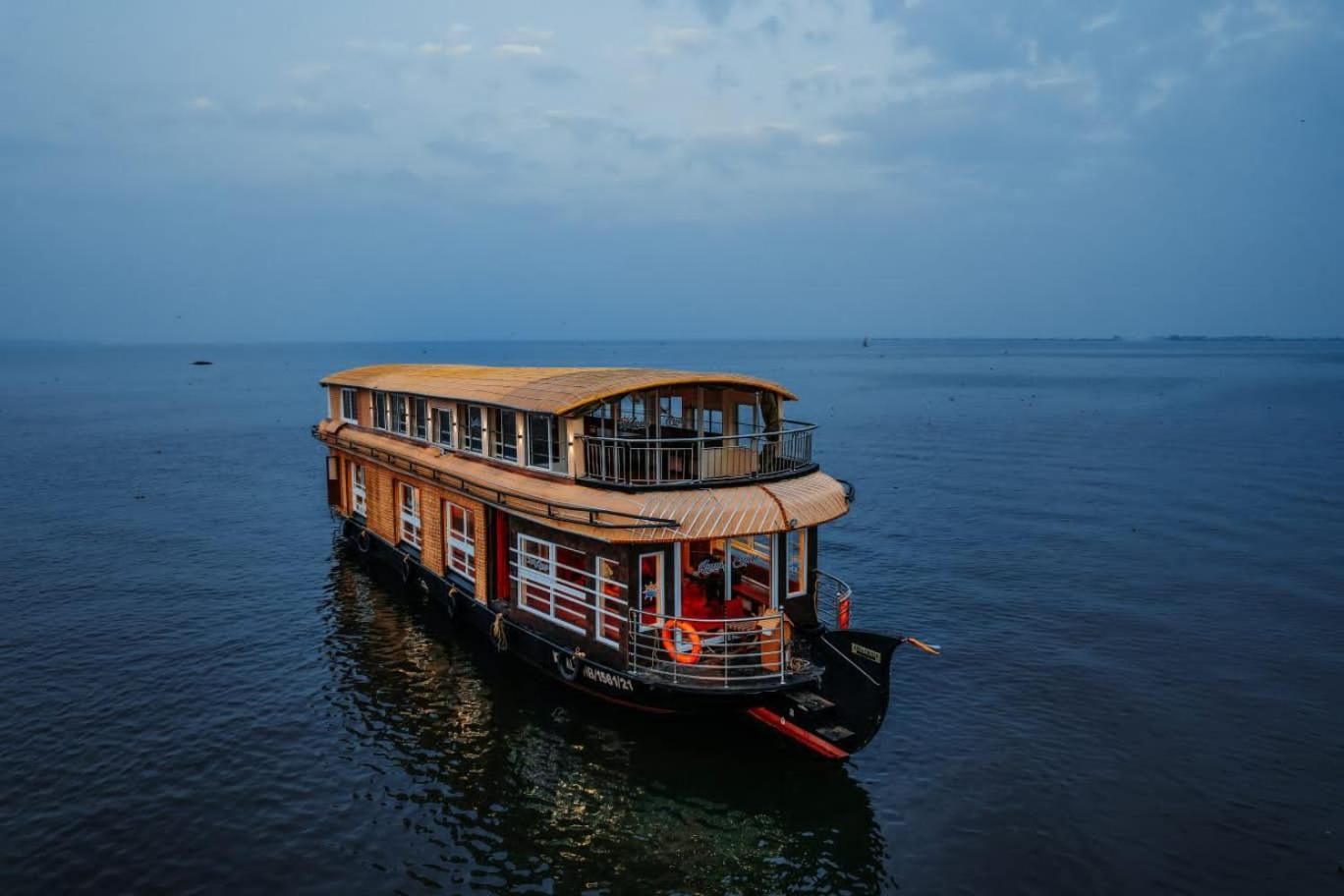 Giya Houseboats