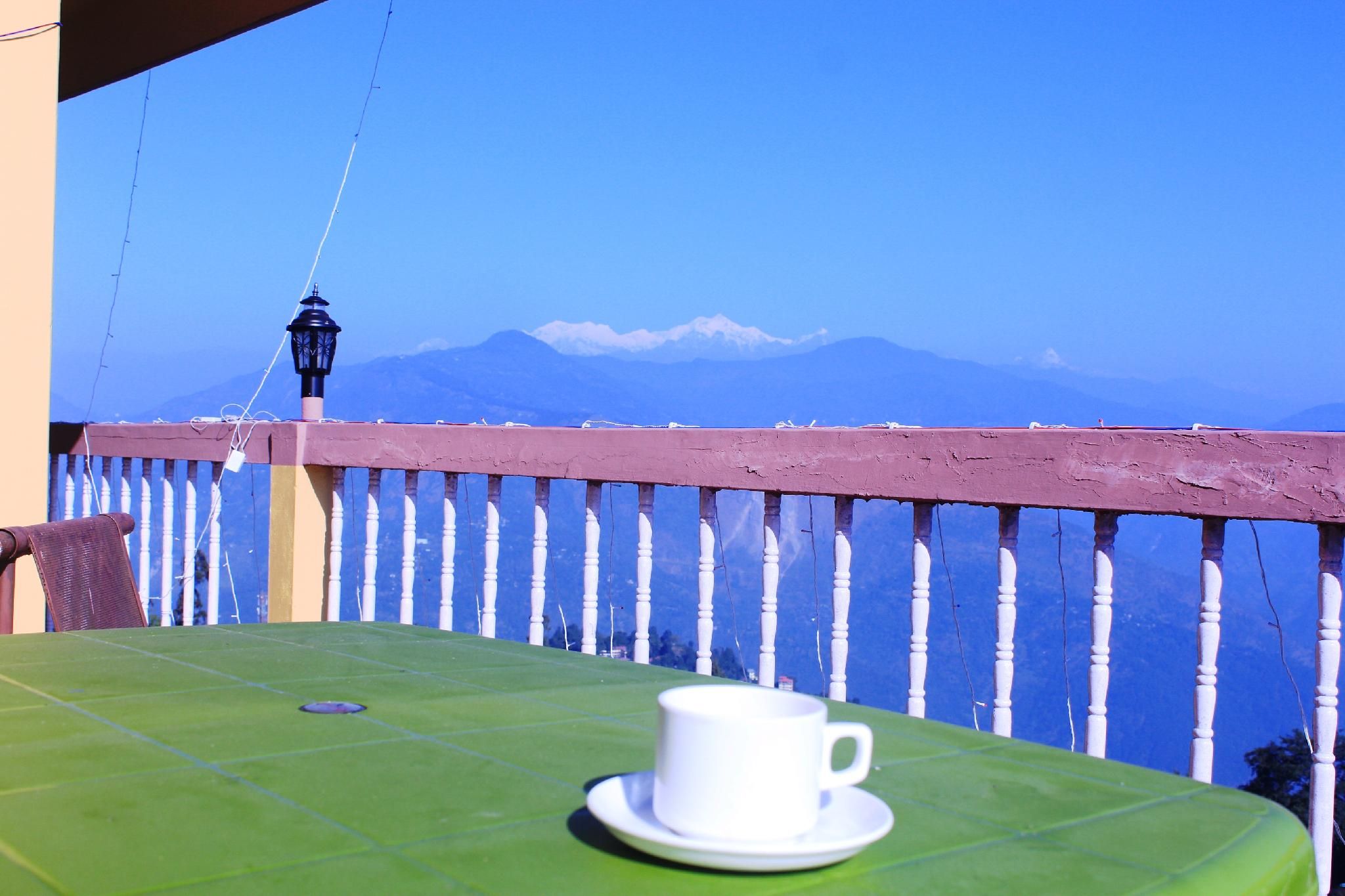 Triple Mountain View Room