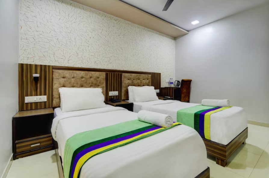 Hotel New Blue Sapphire Residency Deluxe Room