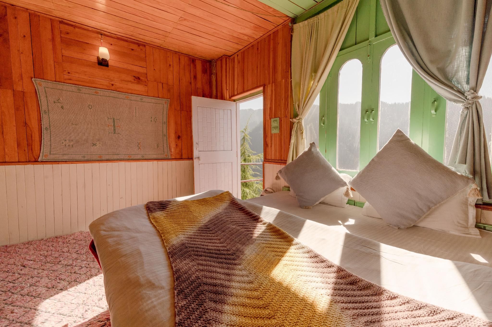 Deluxe Room with Balcony