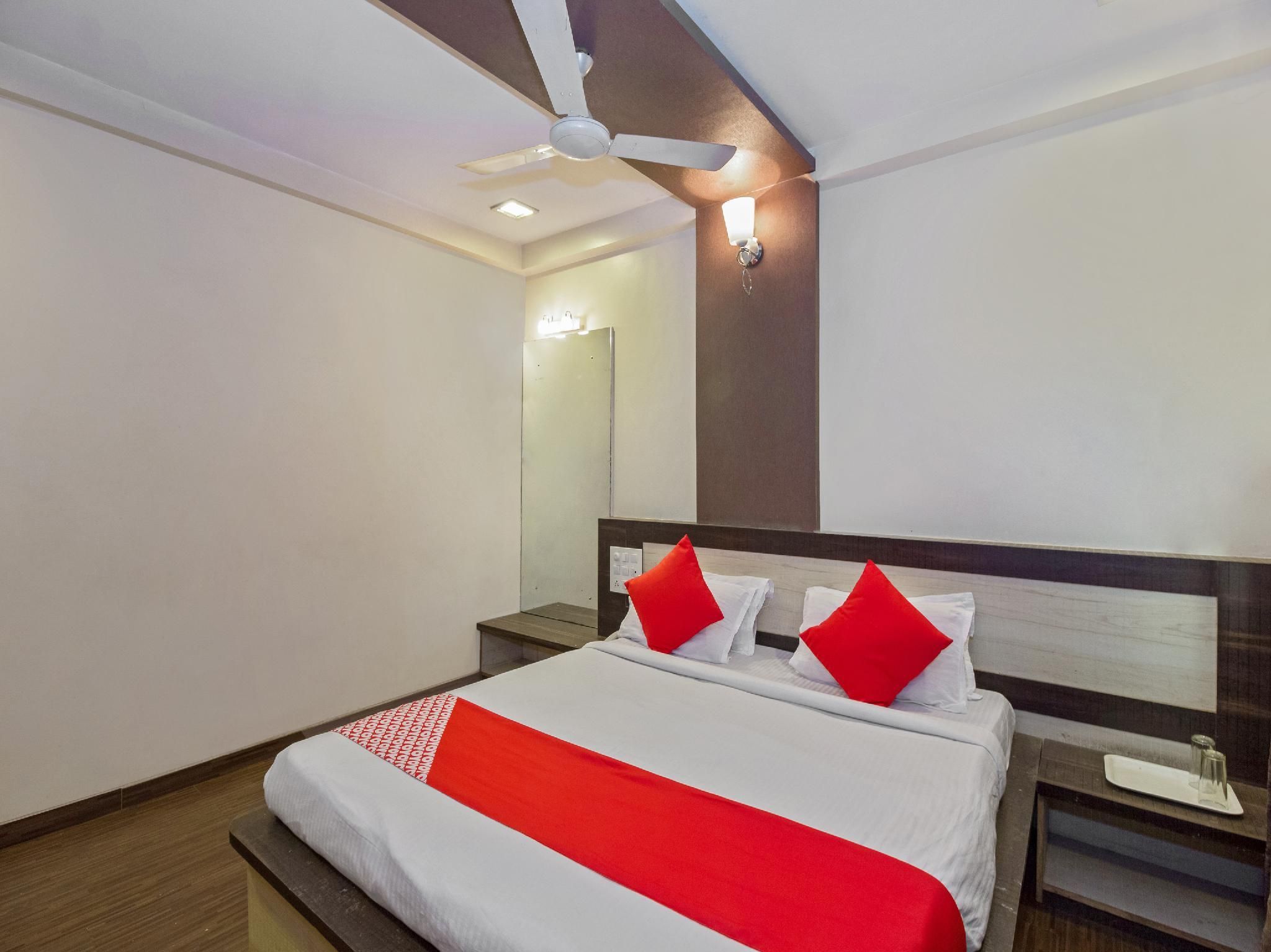 OYO 23366 Hotel Netra Sai Classic Double or Twin