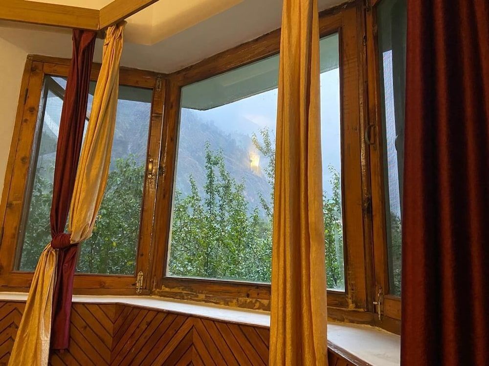 Hotel Devlok International Deluxe Room 6