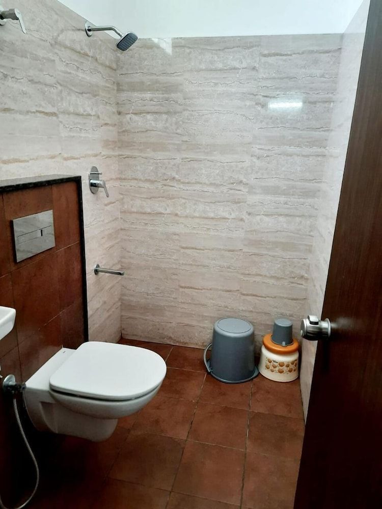 Hotel Royal Suites Standard Room 3