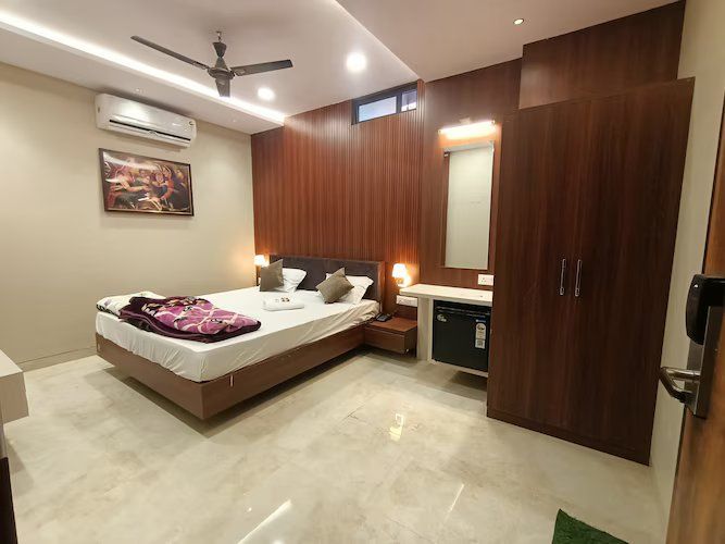 Shiv Hari Heritage  Deluxe room 