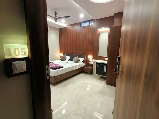 Shiv Hari Heritage Super Deluxe Room 4