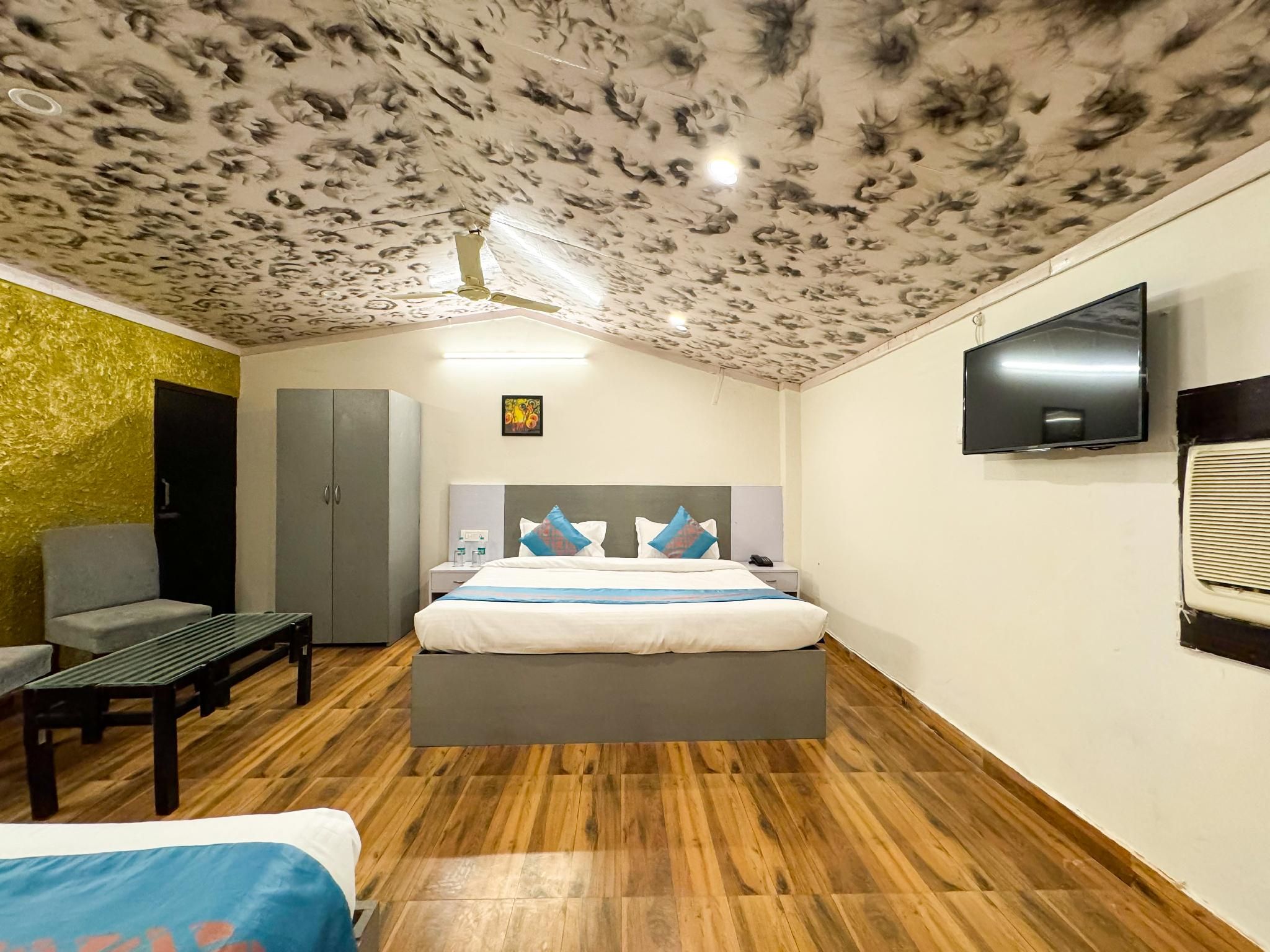 Quadruple Suite