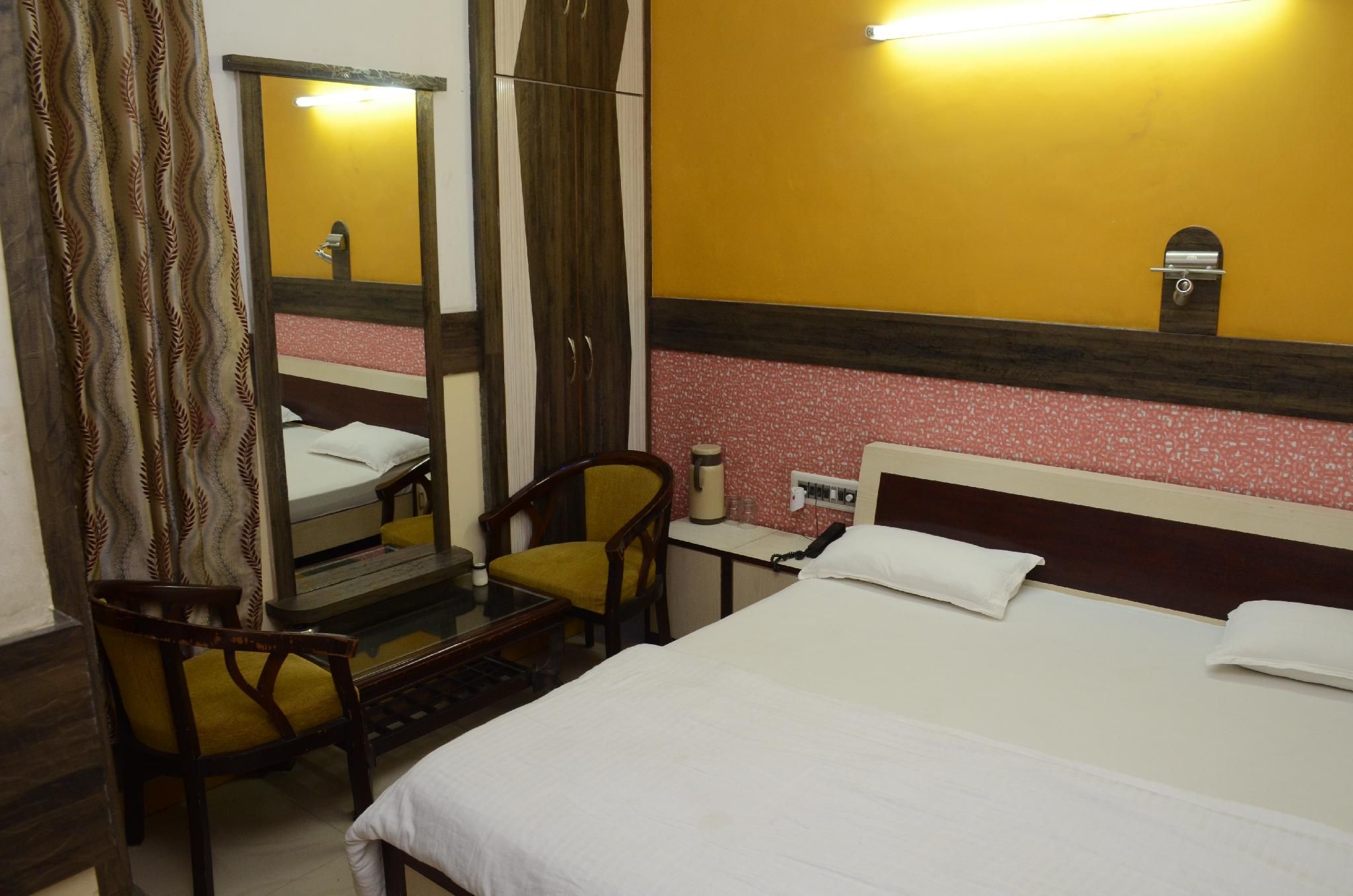 Hotel Mansarovar Standard Room 2