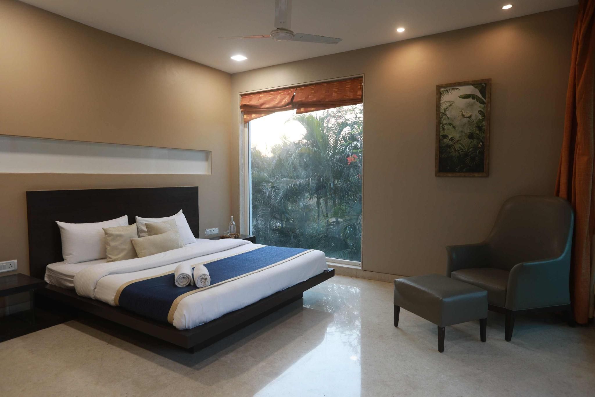 Family Villa with Pool Access