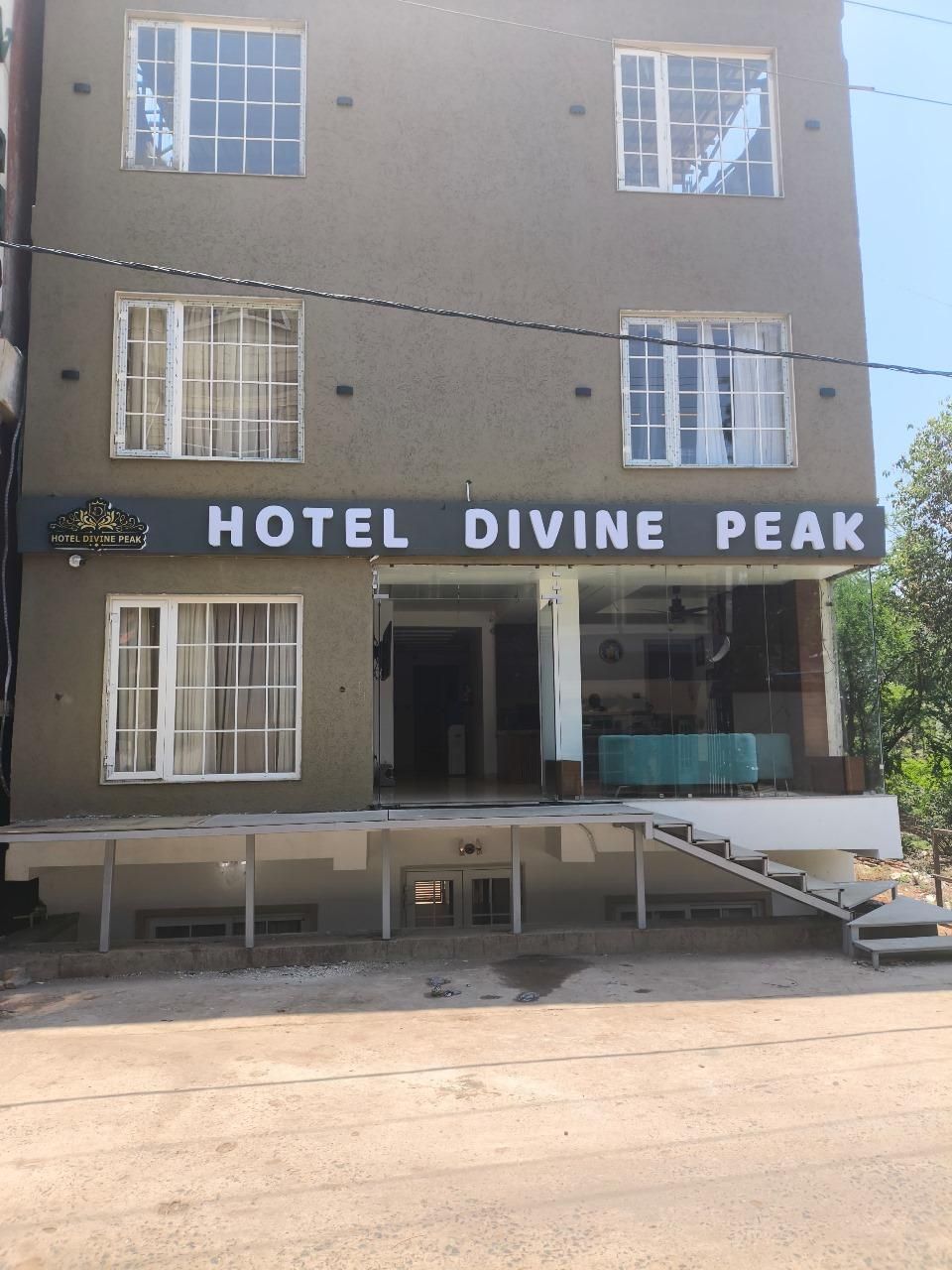 HOTEL DIVINE PEAK