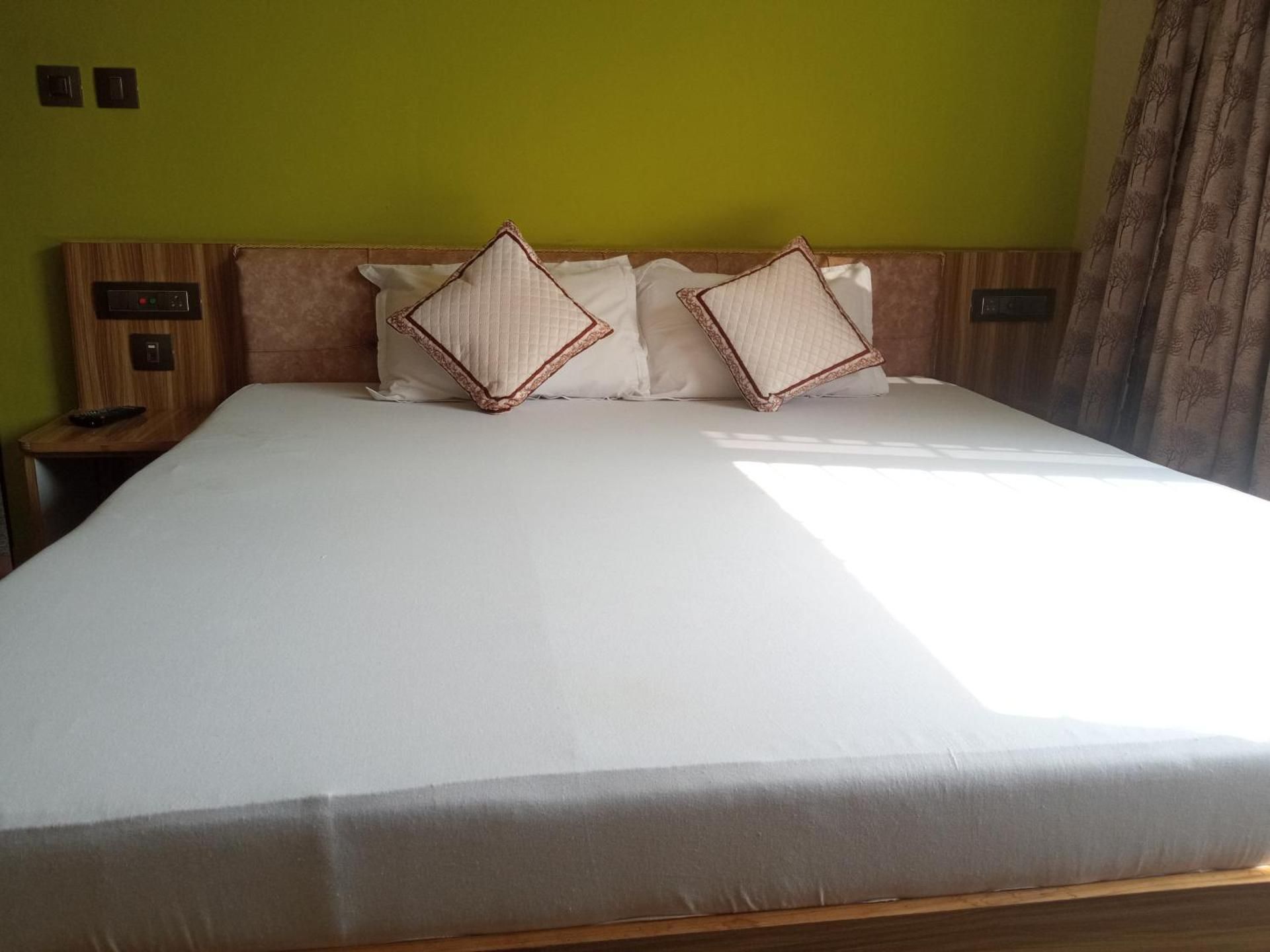 Airport Lodge Standard Double or Twin Room for 2 Adults and 1 Child