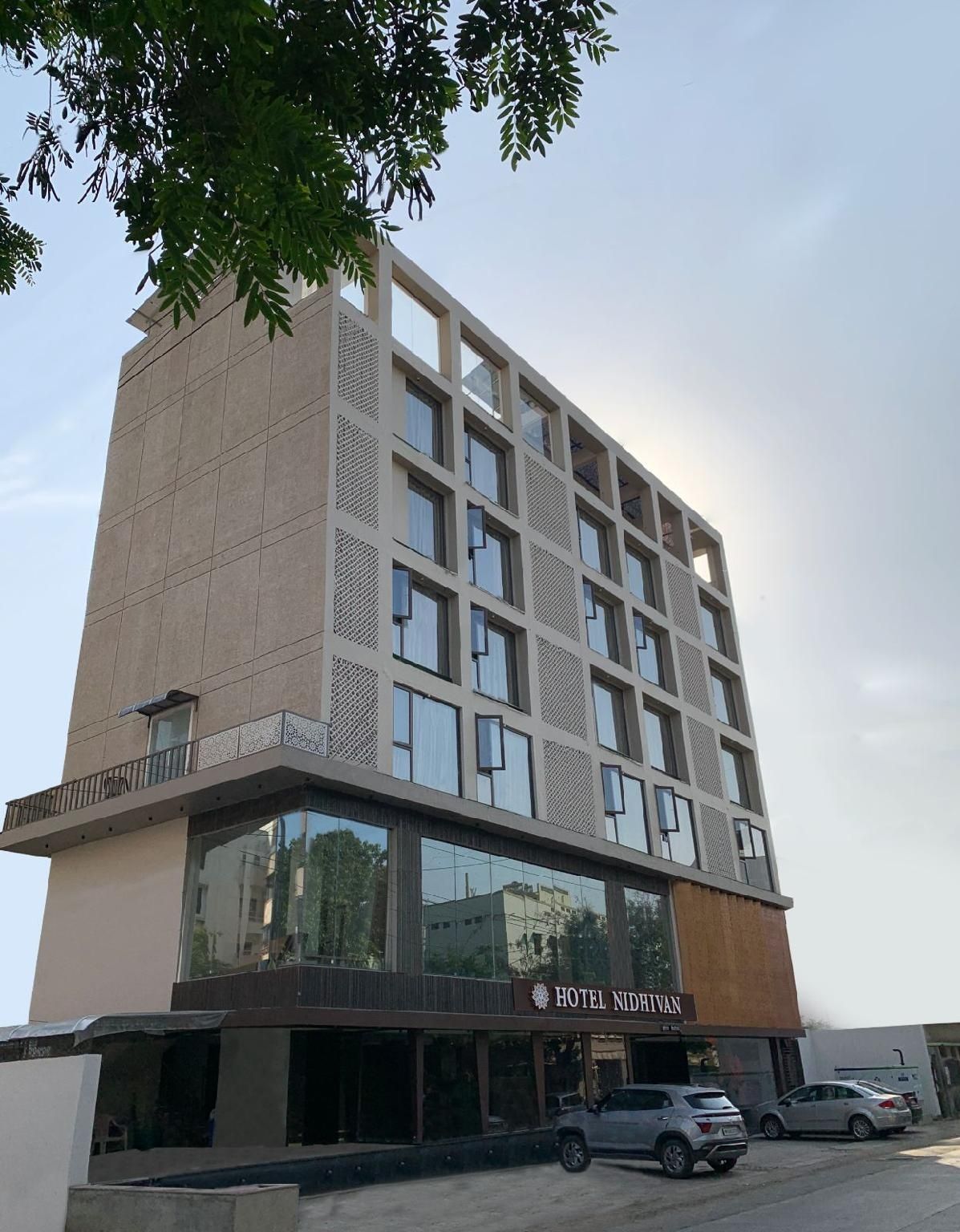 Hotel Grand Nidhivan 