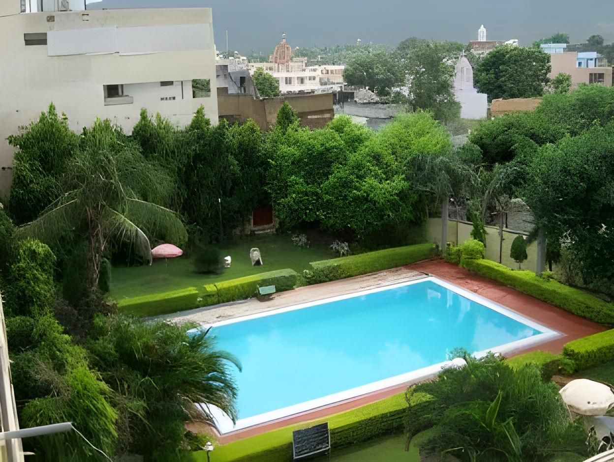 Swimming pool
