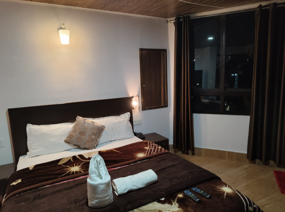 Deluxe Double Bed Room Mountain View