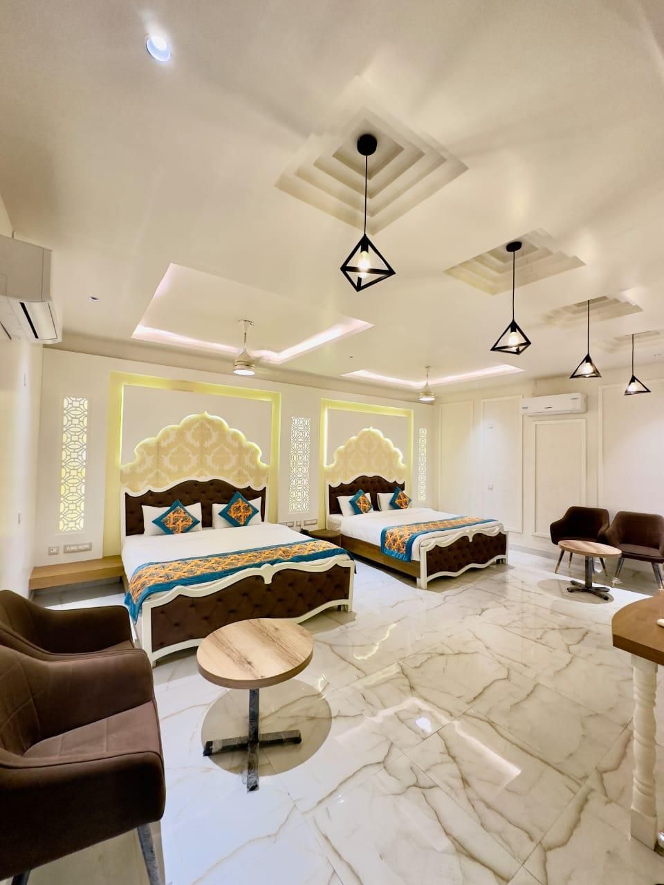 Royal Family Suite