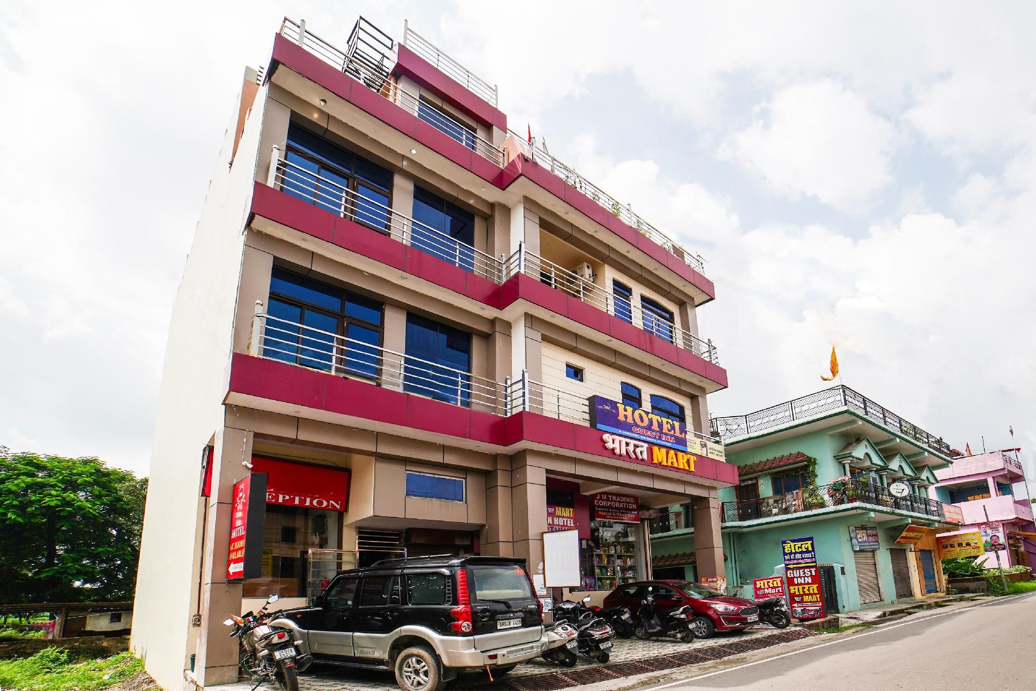 OYO Bharat Mart Hotel Guest Inn