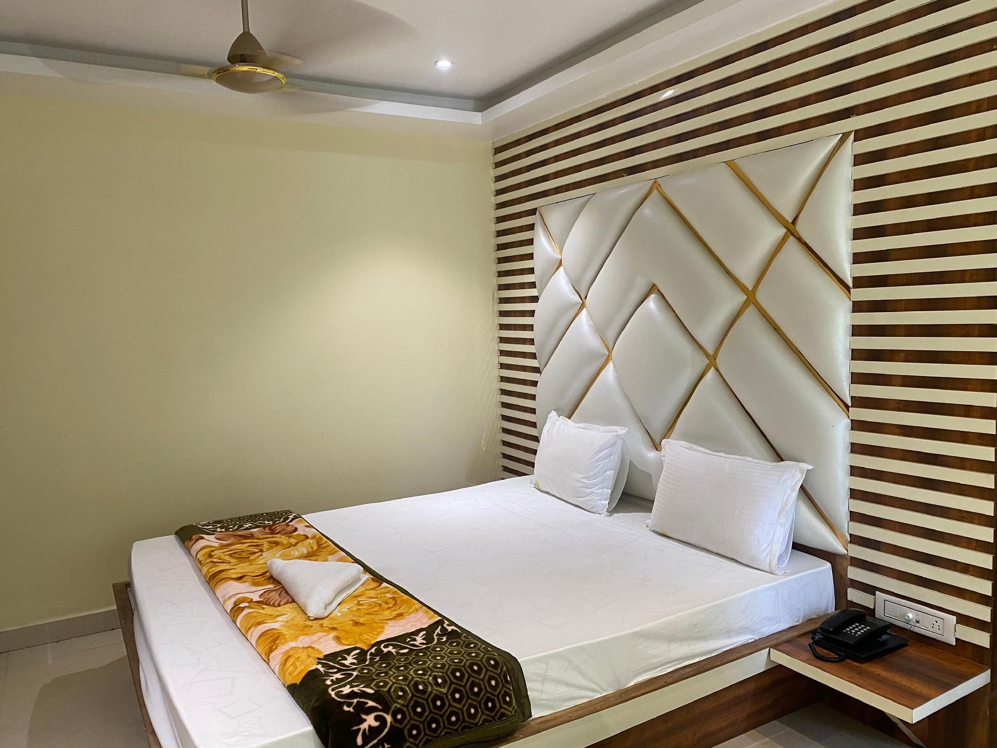 Ditto Room Hotel Golden Sun, New Digha Double Room 2
