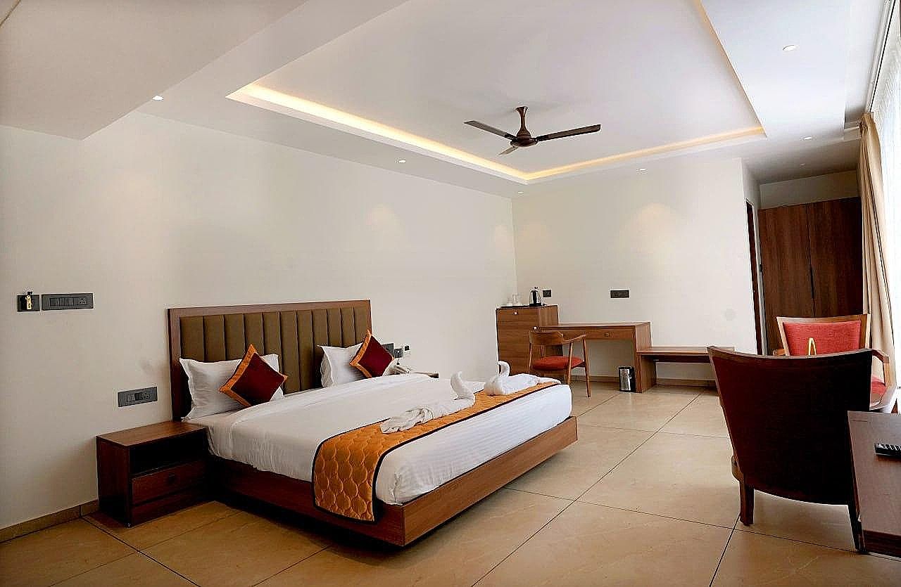 Suite Room with Balcony